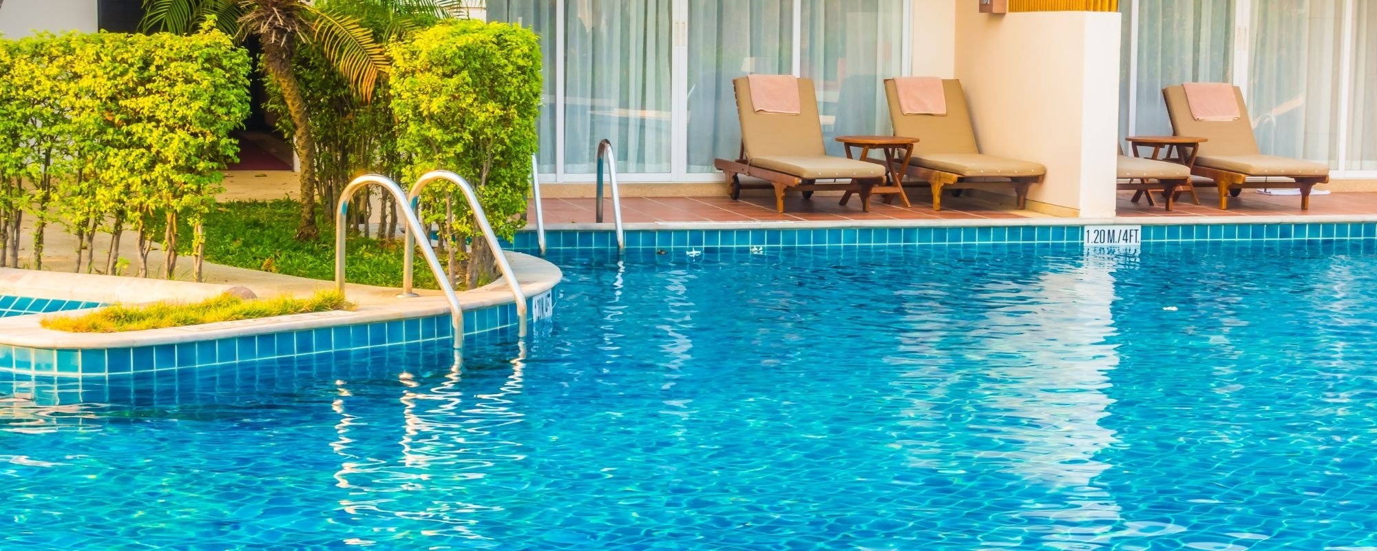 Unterhaltsreinigung im Schwimmbad 